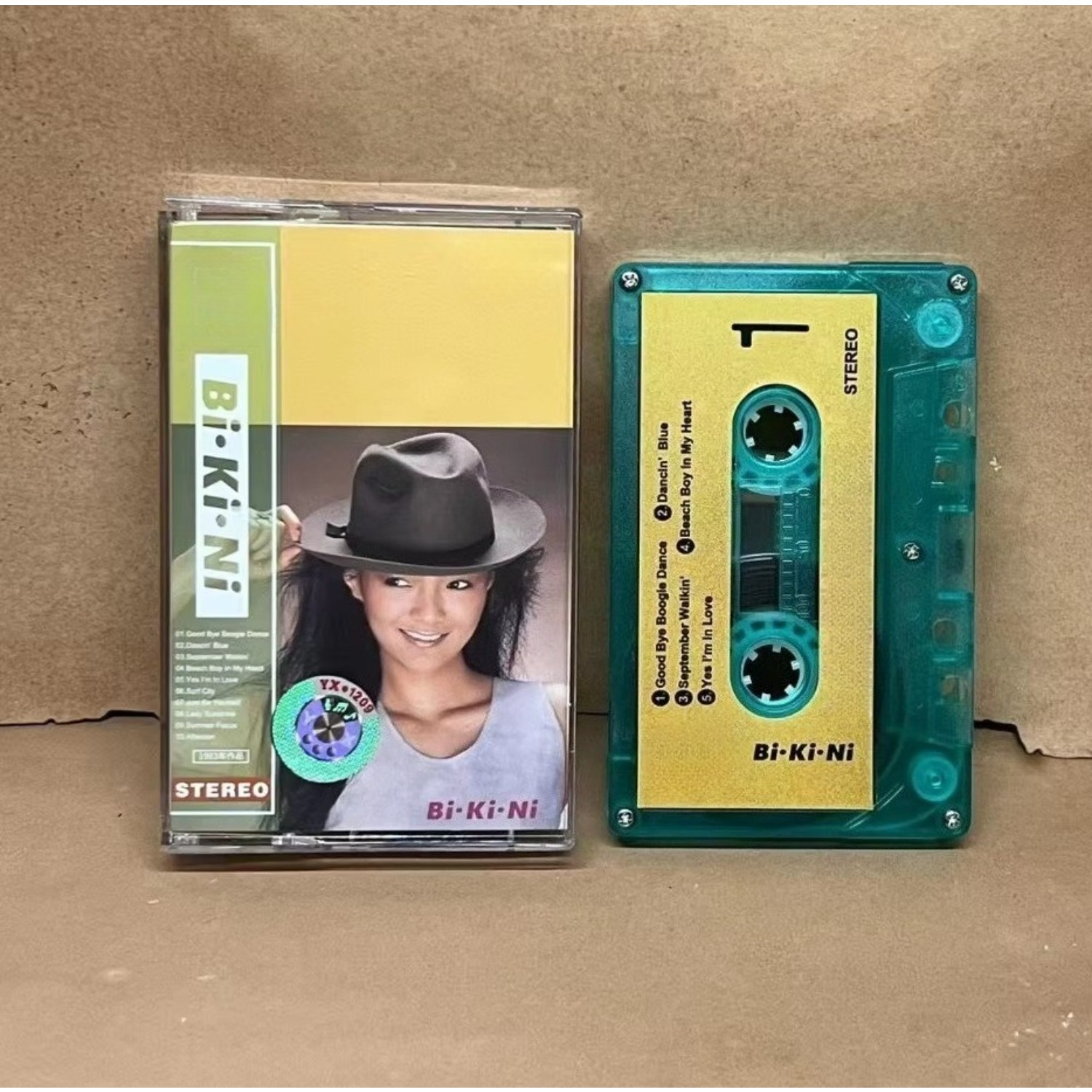 レトロな日本のアーバンポップ音楽カセットテープ　陽気なヴィン - Vintage Collectible & Vintage Dolls のレビューと価格